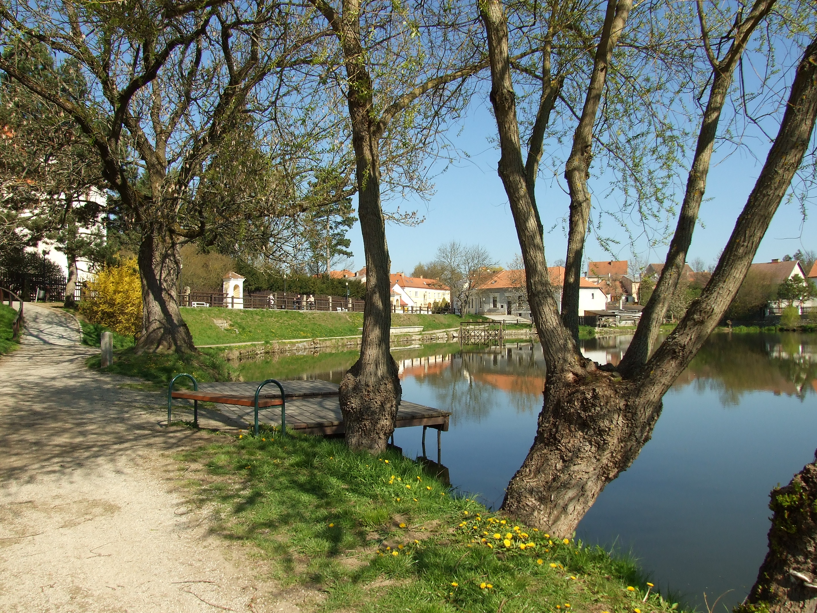 Spaziergang rund um den Štěpnický Teich
